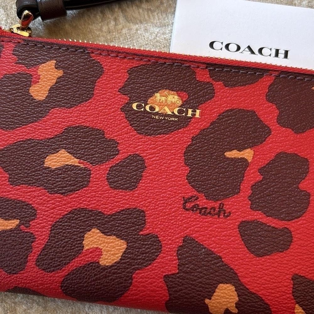 Brand New Coach Genuine Leather Red Brown Animal Print Zippered Wristlet - Picture 7 of 15